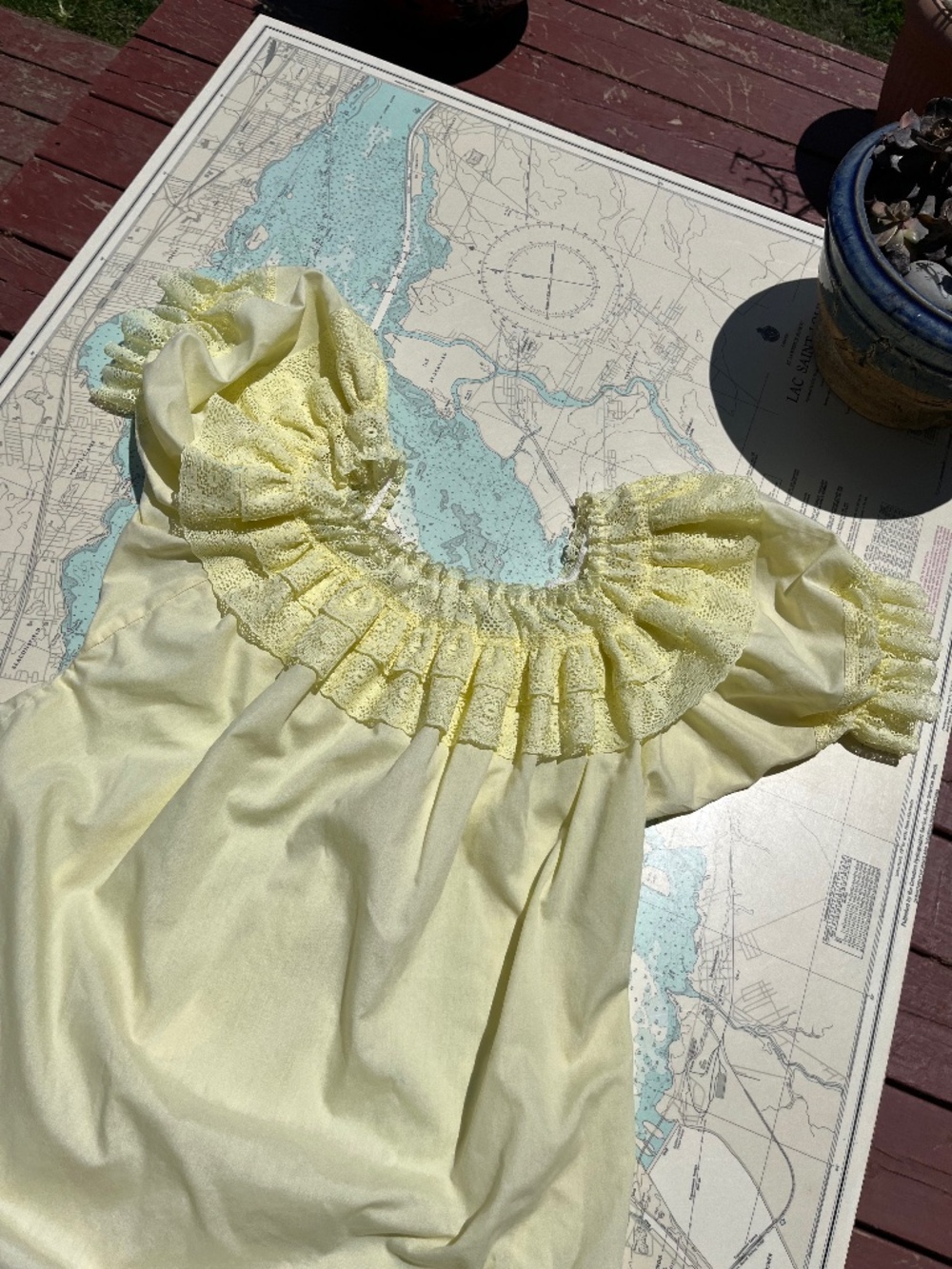 Vintage Pastel Yellow Frilly Lace Top